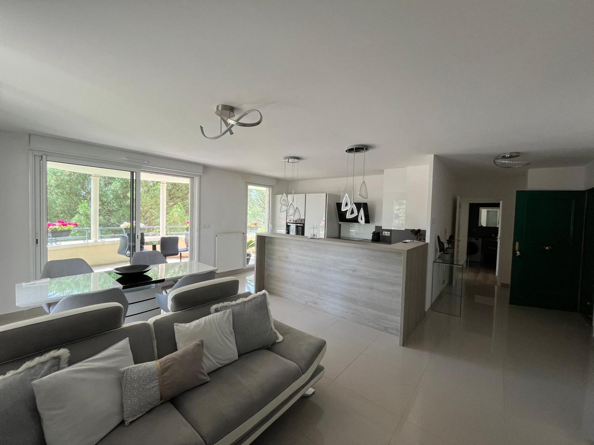 Appartement Entierement Equipe Charbonnières-les-Bains Eksteriør billede